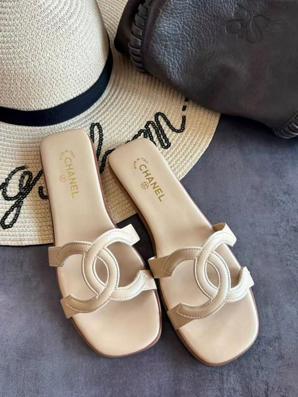 CHANEL Minimal Beige Leather Interlocking Strap Flat Slides - Picture 3 of 8